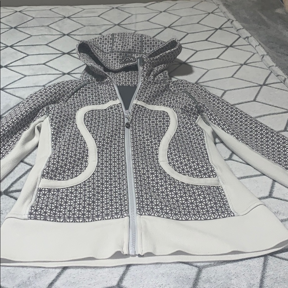 Gorgeous, stylish and very warm Lululemon jacket!
